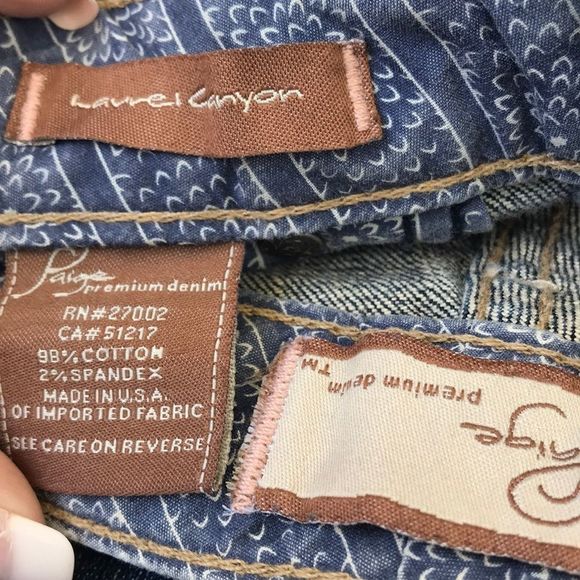 PAIGE Laurel Canyon Jeans - Picture 10 of 11